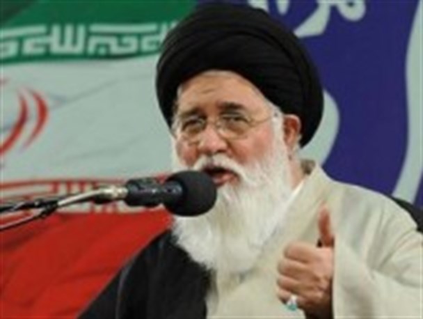 آقای خاتمی هنوز از عوامل فتنه است/ نرمش قهرمانانه عدول از اصول نیست