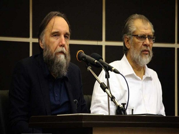سخنرانی تئوری پرداز معاصر «الکساندر دوگین» در خانه بیداری اسلامی اصفهان /تصاویر