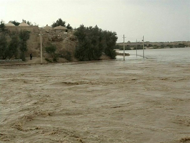 سکوت بی تدبیرانه مسئولین شهرستانی نسبت به سیل سیستان