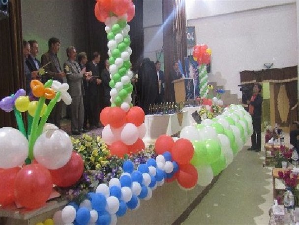 از ۴۰۰ دانش آموز برتر گلپایگان در جشن ستارگان تقدیر شد