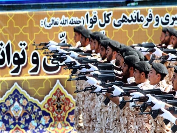 رژه نیروهای مسلح در روز ارتش برگزار می‌شود