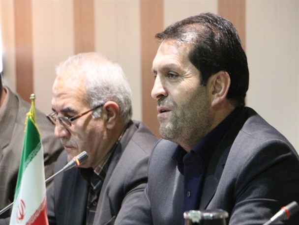 سیلاب، راه ارتباطی ۵ روستای باروق را قطع کرد/ مردم به حریم رودخانه ها نزدیک نشوند/ ستاد بحران در آماده باش کامل است