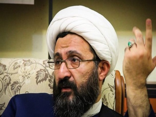 دولت و مسئولین مقابل واردات بی‌رویه کالا را بگیرند/ تولید کالای باکیفیت داخلی شرط تحقق شعار سال
