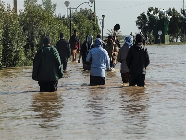 حضور جهادگران گچسارانی در مناطق سیل زده خوزستان/سربازان حیدر پا در رکابند+تصاویر