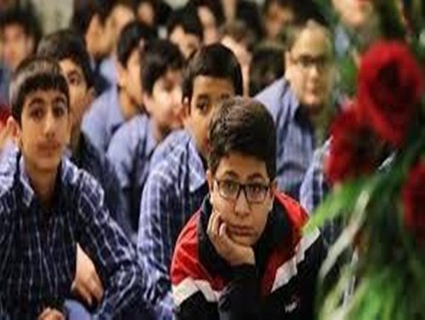 برگزاری جشن تکیلف ۱۵۰ دانش آموز رباط‌کریمی در امامزاده عمادالدین(ع)
