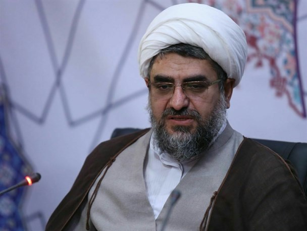 زمین‌های شهرستان البرز زیر آب است، مسئولان مشکل کشاورزان را حل کنند