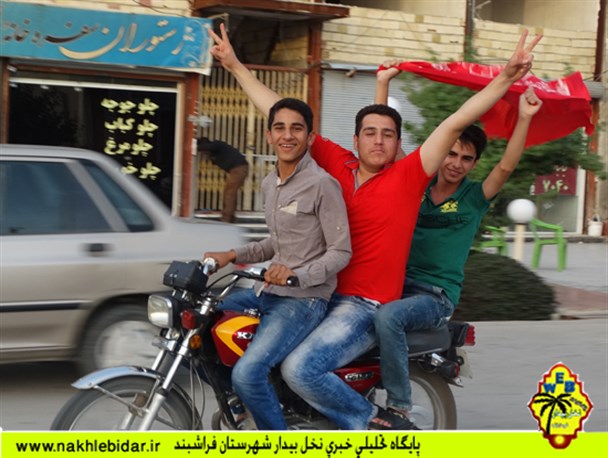 شادی هوادارن  پرسپولیس در فراشبند پس از برد تیمشان+تصاویر