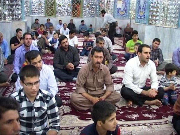 حاشیه نگاری شب جشن مبعث مهران/از حضور کمرنگ مسوولین تا ندادن هدایا