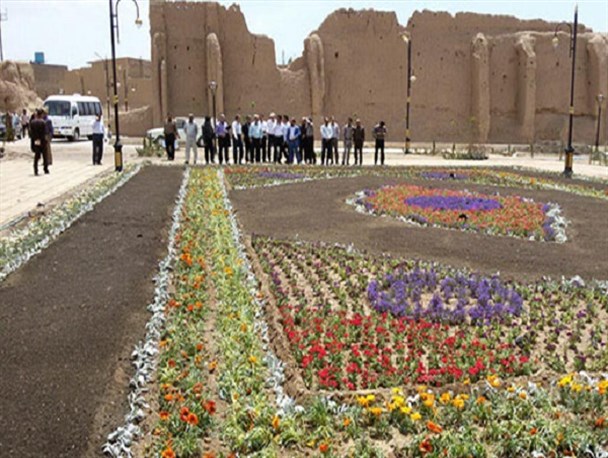 فرشی از جنس گل در کاشان+ تصاویر