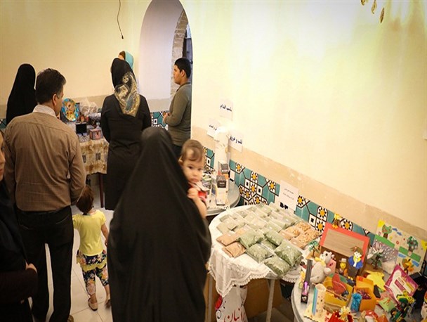 نمایشگاه هنرهای دستی و صنایع غذایی بانوان کارآفرین دیزیچه برگزار شد+ تصاویر
