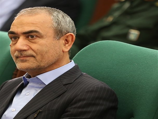 پول‌های سرگردان موسسات غیرمجاز عامل اصلی افزایش قیمت دلار و سکه/ پایان‌نامه‌های غیرکاربردی دانشگاه‌های ایران برای دنیا تولید مقاله می‌کند