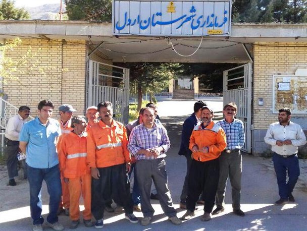 انتظار برفی کارگران شهرداری اردل به روزهای داغ بهار رسید!/ سفره سحر و افطار خالی است، علی برکت الله!