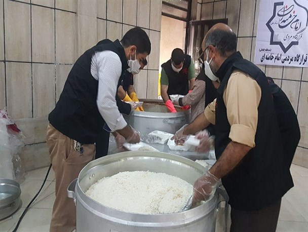 ۲۰۰۰پرس غذای گرم بین نیازمندان خرم آباد توزیع شد+عکس