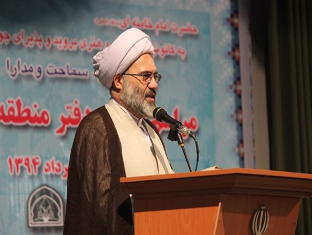 مساجد و پایگاه های بسیج محور دفاع از انقلاب هستند
