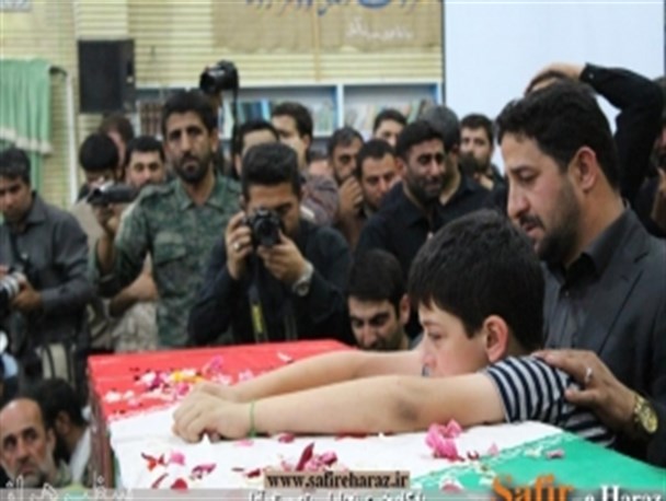 وداع با پیکر پاک شهید روح الله سلطانی