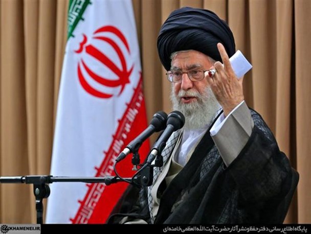 حق را باید از دهان گرگی مثل آمریکا بیرون کشید/ دولت باید حرکت اقتصادی را شتاب دهد