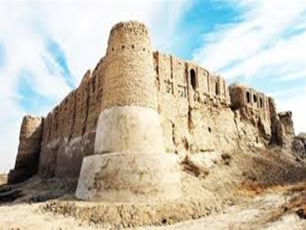 ایجاد ۱۰ شغل با ورود هر گردشگر به کشور/ درآمدزایی از طریق گردشگری یکی از سیاست های کشور می باشد