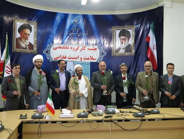 مسئولان زرندیه به پویش ملی"قلیان ها را گلدان کنیم" پیوستند+ تصاویر