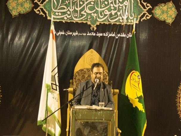 دستان نیاز مردم خمینی شهر در شب قدر مولا علی(ع)/ تصاویر