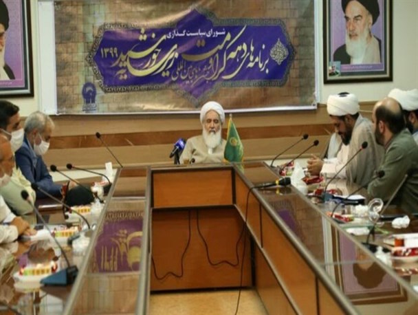 برکات دهه کرامت باید در جامعه نمایان باشد