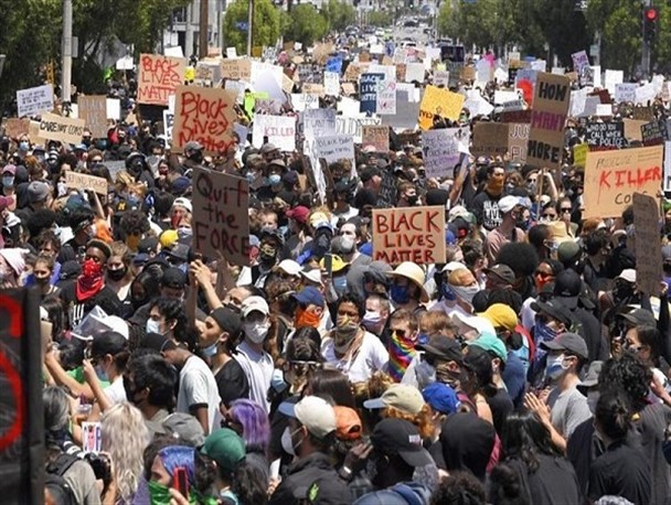 اعتراض مردم آمریکا نماد سر باز کردن زخمی ۳۰۰ ساله است/ درماندگی مردم آمریکا در تامین معاش و درمان کرونا