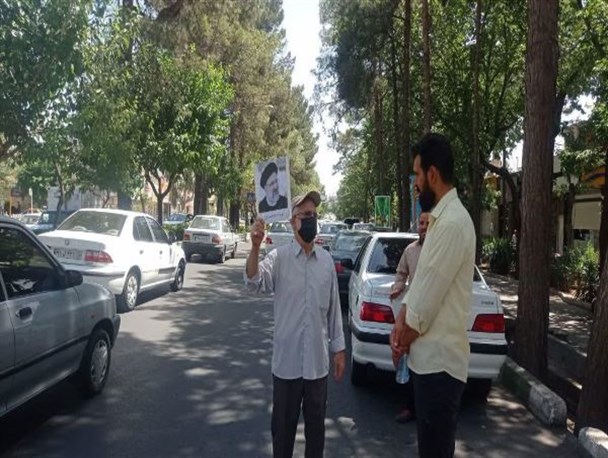 تصاویری از شور و حال انتخاباتی در قم