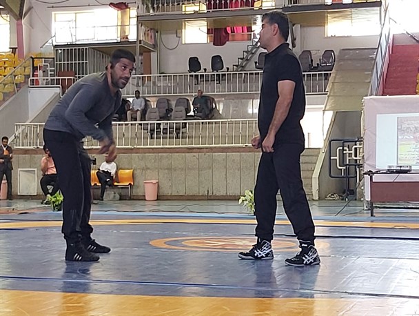 رئیس فدراسیون کشتی روی تشک حضور یافت/ دبیر: نمی‌خواهم مازندران هم به سرنوشت سایر استان‌ها دچار شود