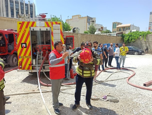 آتش سوزی یک ساختمان چهار طبقه در یاسوج+تصاویر و فیلم