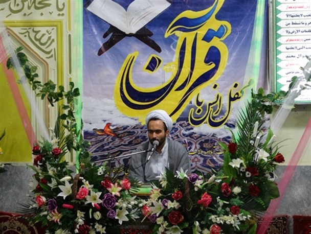 گزارش تصویری/ محفل انس با قرآن در مه ولات برگزار شد
