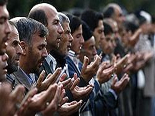 برگزاری نماز عید فطر در مسجد جامع گیوی