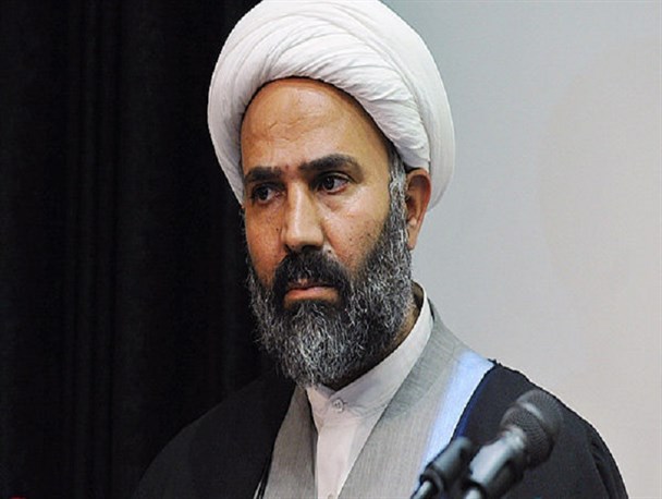 کاهش بودجه دفاعی پایه‌های نظام را هدف قرار داده است/این‌گونه تصمیمات نشان دهنده انحراف یا نفوذ در مراکز تصمیم‌گیری دولت است