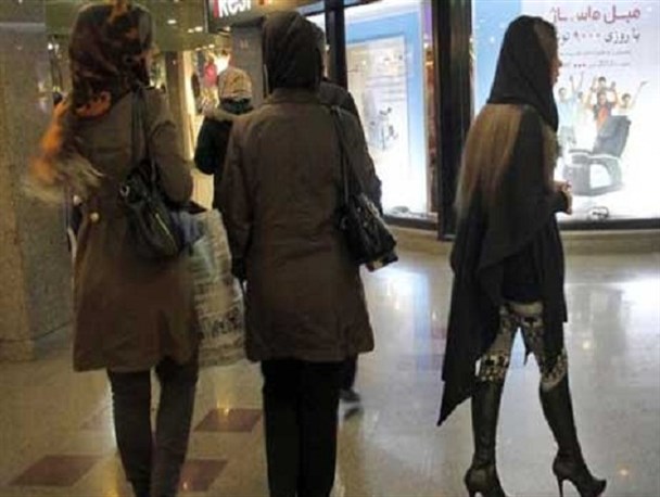 هجمه فرهنگی دشمنان با ارائه طرح های جذاب و شیک در لباس ها