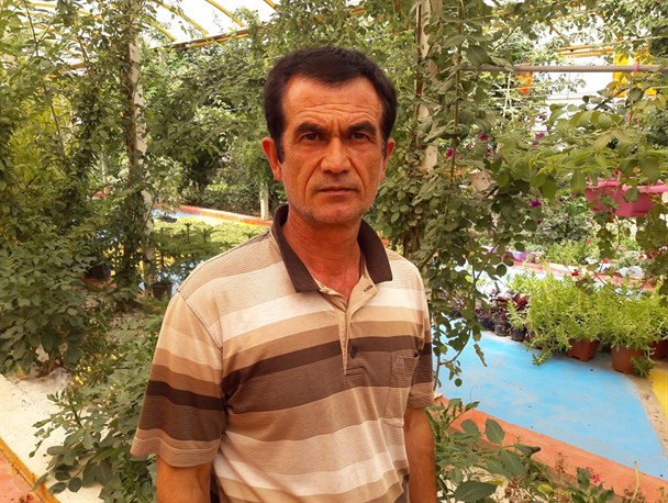 تولید ۵۰ نوع گل و گیاه در نهالستان مرد ۵۳ ساله میانه ای/ کاشت ۱۰ نشاء در ۱ مترمربع تا درآمدزایی ماهانه ۵ میلیون تومان+تصاویر