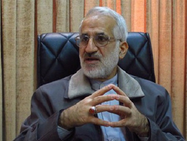 تیم اقتصادی دولت حاملان افکار منسوخ اقتصاد سرمایه داری هستند/ عدم اجرای سیاست اقتصاد مقاومتی کشور را زیر چتر تحریم برده است