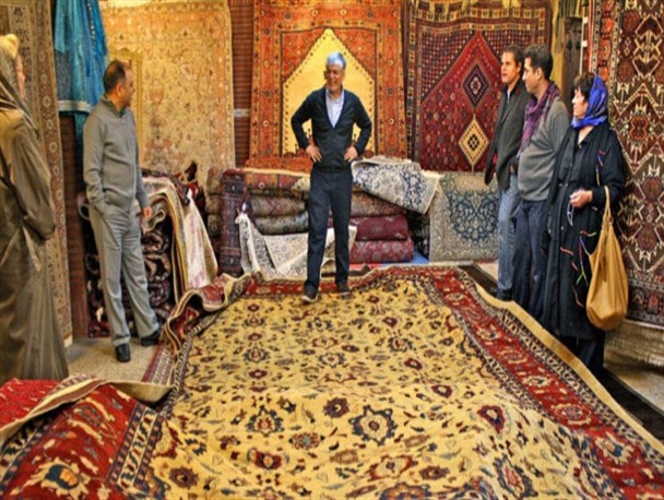 قبضه بازار فرش دستبافت توسط رقبا/ تحریم خارجی و خودتحریمی داخلی