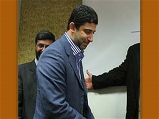 زیر شکنجه های دشمن به مادر پهلو شکسته ائمه اطهار (ع) متوسل می شدیم