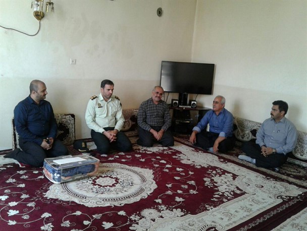 دیدار مسئولین با خانواده آزادگان شهرستان دهگلان