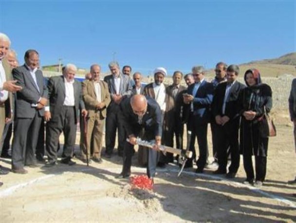 کلنگ‌زنی مدرسه 12 کلاسه خیرساز در شهرکرد