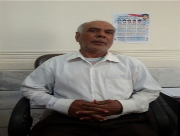 دیروز در جبهه حق علیه باطل امروز در سنگر اقتصاد مقاومتی فعالیت می کنم