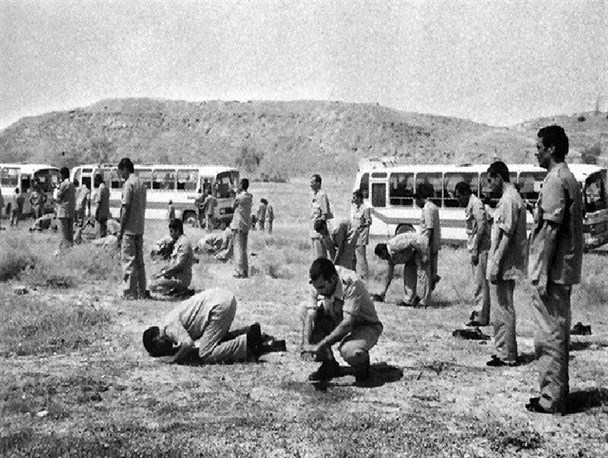 از کارگری و بنایی فرزندان لیسانسه آزادگان تا انتقاد از فساد و رانت خواری دولتی