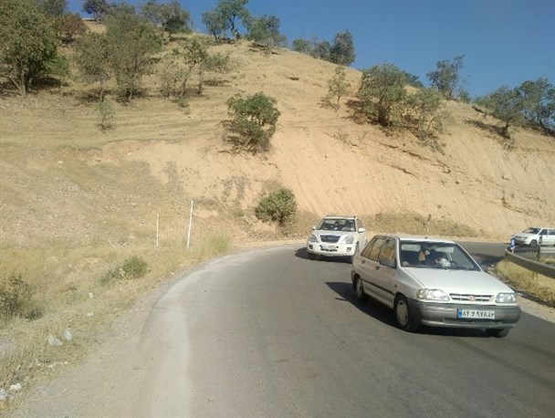 خطر در کمین رانندگان و مسافران شهر سی سخت/نبود گاردریل در برخی نقاط محور یاسوج به سی سخت حادثه آفرین است