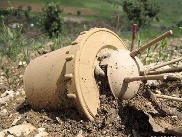 خطر مین در کمین ساکنین مناطق مرزی/ مردم به مناطق مرزی آلوده به مین نزدیک نشوند