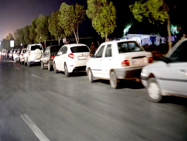 جولان کرونا در سواحل بندرعباس؛ از ترافیک خودرویی تا استعمال قلیان+فیلم