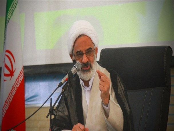 روحانیون، پاسداران و بسیجیان در خط مقدم اراده ملی برای مقابله با کرونا هستند