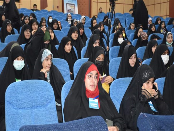 آزادی مطلق به ضرر دنیای غرب تمام شد/۵ نقش فردی و اجتماعی بانوان انقلاب اسلامی