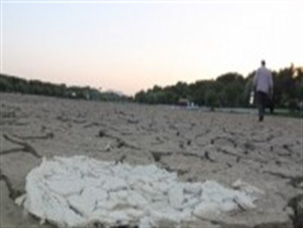 حیات صنعت، جریان آب را تا نزدیکی اصفهان حفظ کرده است/ هیات رییس مجلس تمایلی به استیضاح وزیر نیرو ندارد