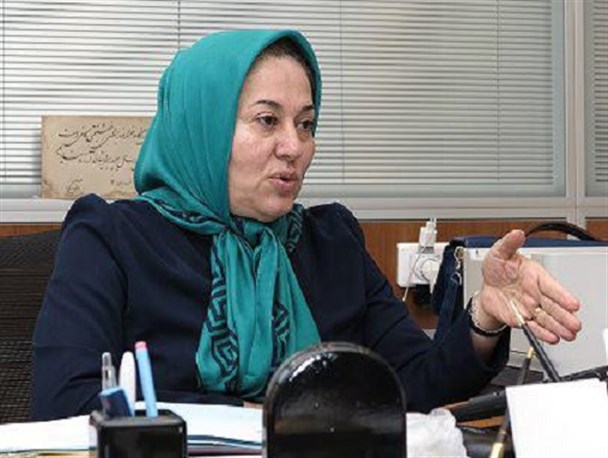 ۵۰ درصد صنایع، تولید کالا ندارند!/ دولت قانون را تسهیل کند، با حلوا حلوا کردن دهان شیرین نمیشود