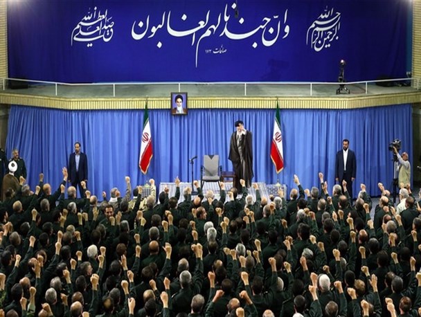 از سرود های صادق آهنگران تا اشک چشم رهبری در دیدار پاسداران