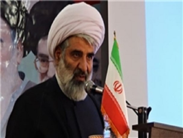 تعلل مسئولان در تکمیل جاده بادرود به کاشان قابل قبول نیست/ ولایت فقیه اصلی ترین درس واقعه غدیر است