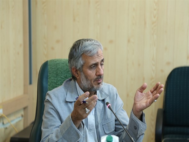 مداحان و هیئت های مذهبی با روی خوش و سعه ی صدر پذیرای جوانان و نوجوانان باشند